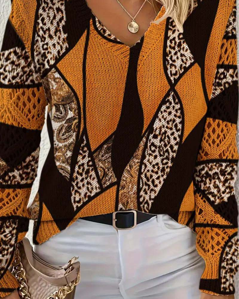 Gwenavine - Leopard Print V-Neck Sweater with Holes