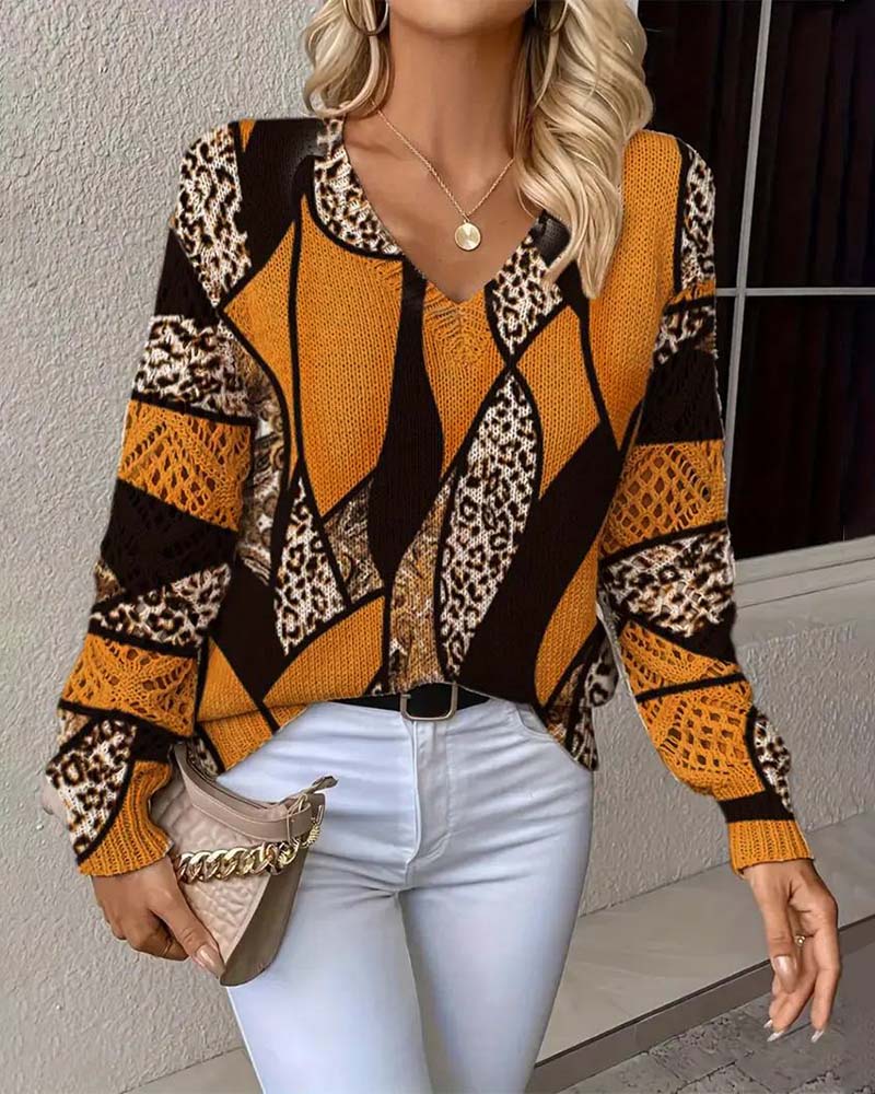 Gwenavine - Leopard Print V-Neck Sweater with Holes