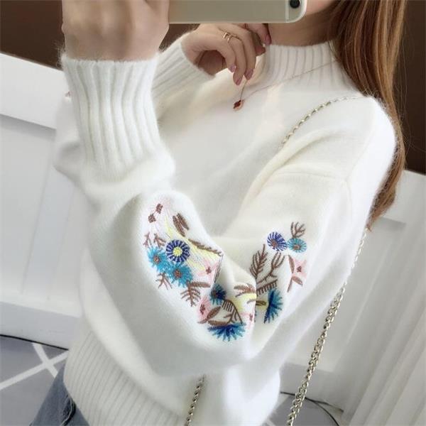 Andrée - Thick Flower Embroidered Sweater
