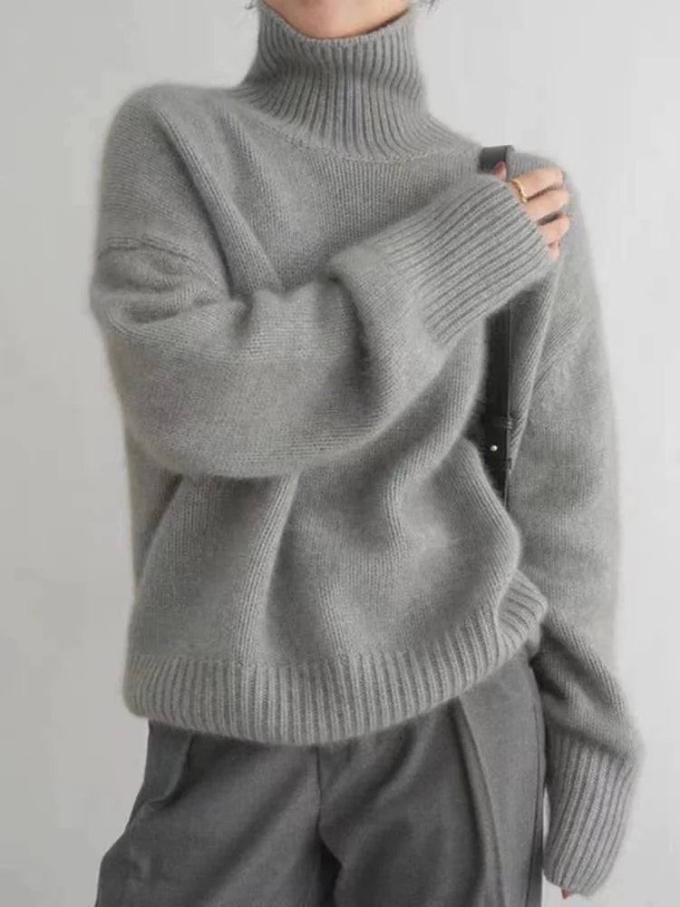 Karine - Comfortable and soft knitted turtleneck sweater