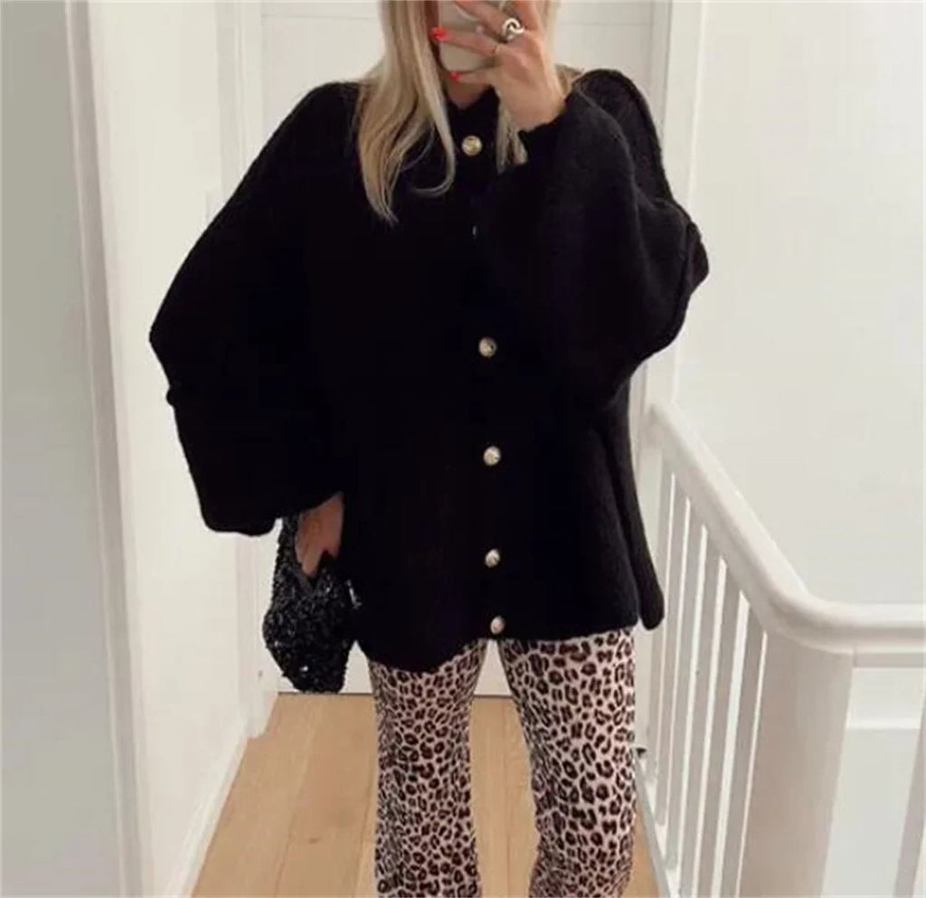 Lili - Loose Sweater with Metallic Buttons
