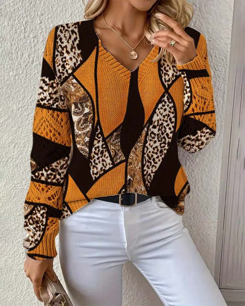 Gwenavine - Leopard Print V-Neck Sweater with Holes